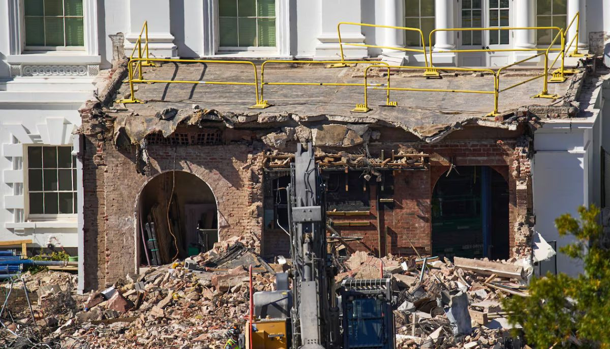 Trump plans to build secret hospital inside White House ballroom as health concerns mount 