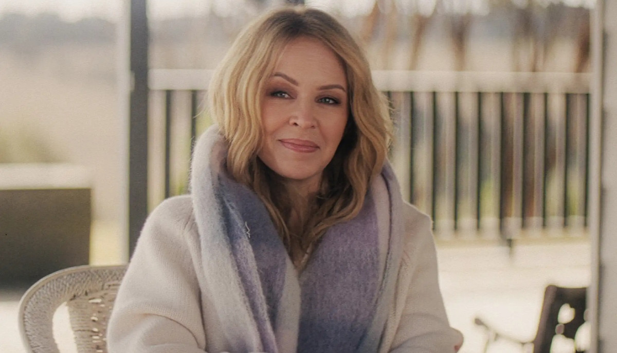 Kylie Minogue opens up about private 2021 cancer diagnosis