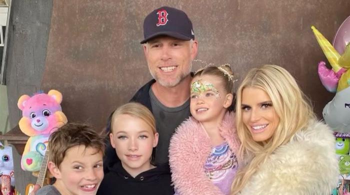 Jessica Simpson explains why kids sat apart on Hawaii flight reunion
