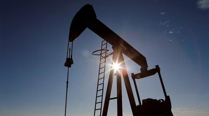 Oil falls, stocks climb as investors hope for progress in US-Iran talks