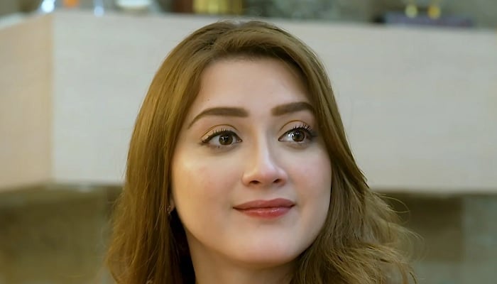 Actor and model Momina Iqbal. —https://harpalgeo.tv/
