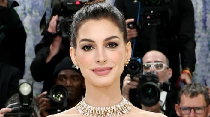 Anne Hathaway reveals shocking fact about vision in left eye