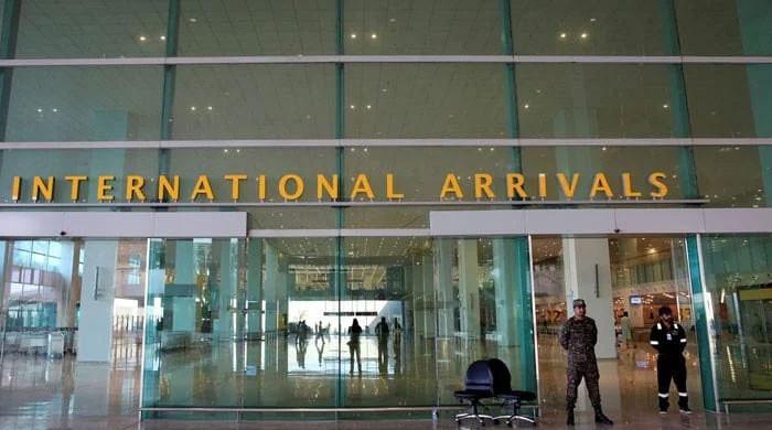 Pakistan tightens airport screening after Ebola outbreak in Africa 