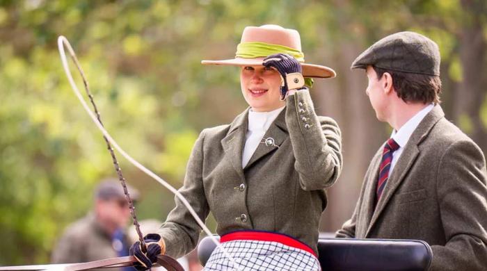 Lady Louise leans on unexpected royal aide: Photo goes viral