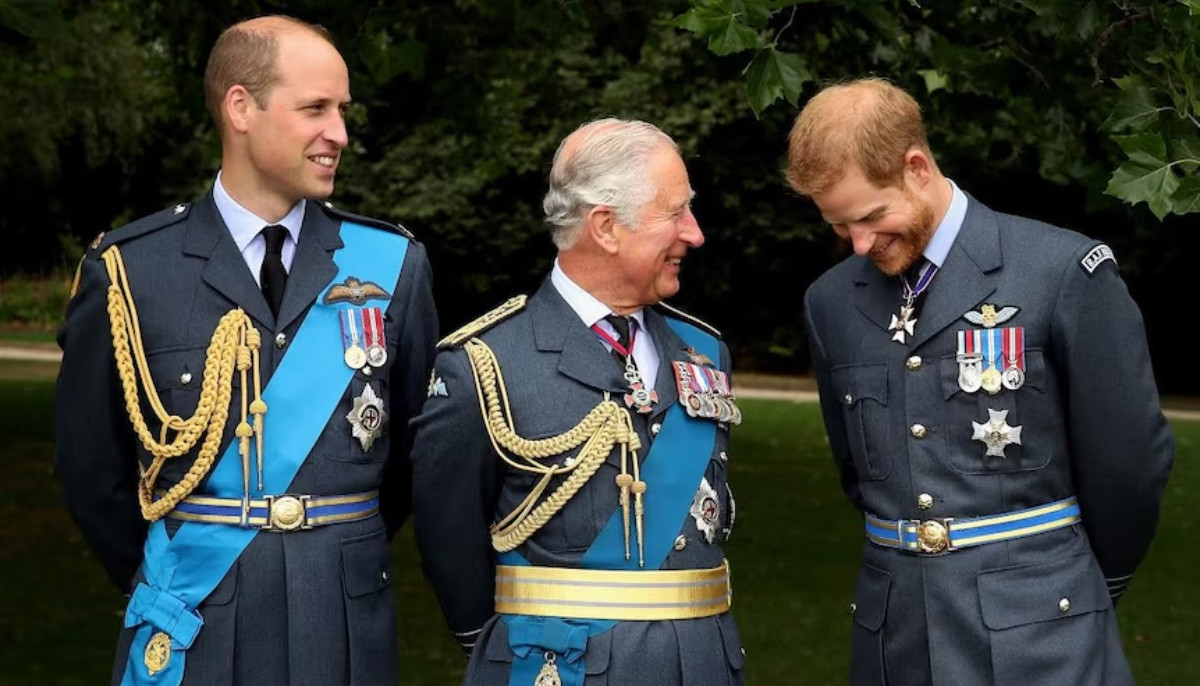 King Charles creates major problem for William with Harry decision 