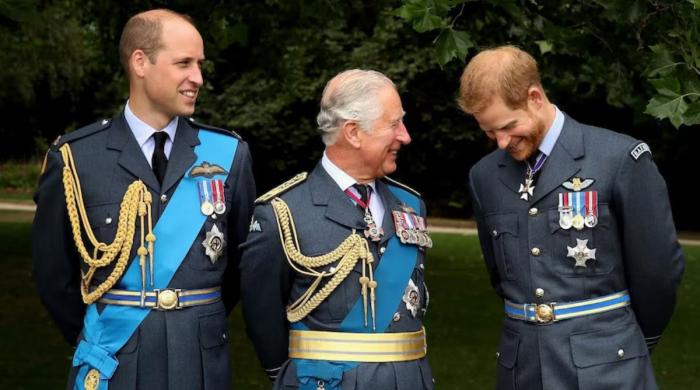 King Charles creates major problem for William with Harry decision 