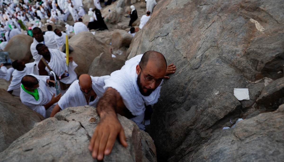 Muslim pilgrims gather at Mount of Mercy on the plain of Arafat as the sun rises during the annual Hajj pilgrimage, outside the holy city of Makkah, Saudi Arabia, May 26, 2026. — Reuters