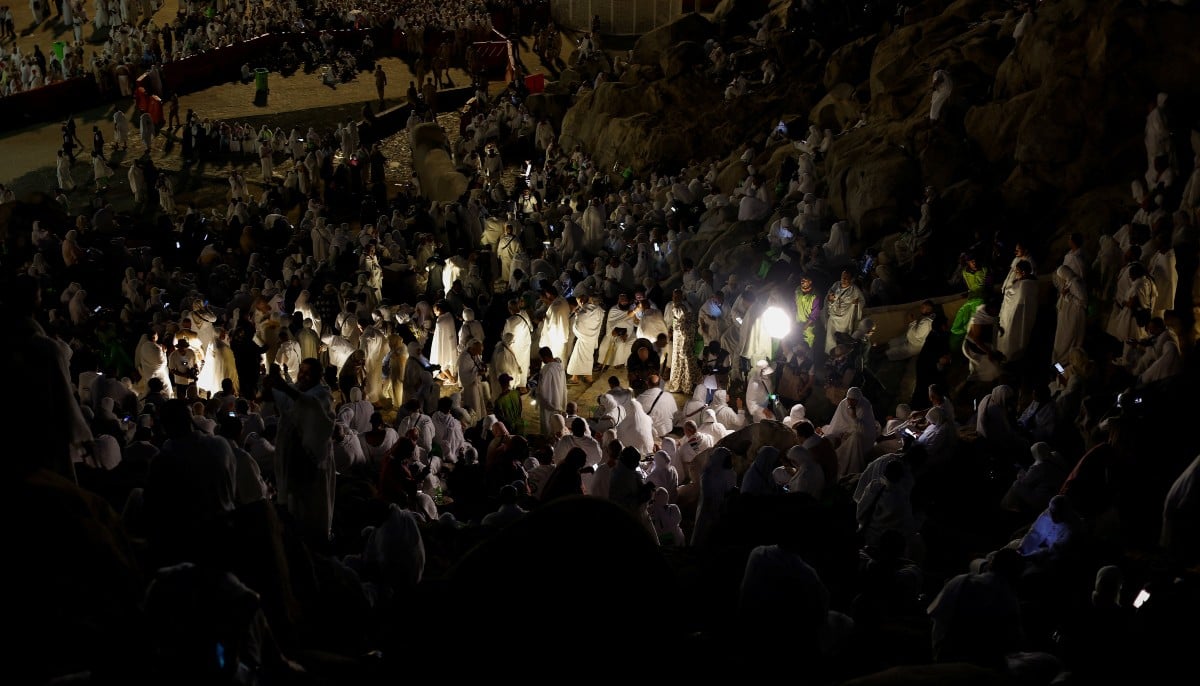 Muslim pilgrims gather at Mount of Mercy on the plain of Arafat during the annual Hajj pilgrimage, outside the holy city of Makkah, Saudi Arabia, May 26, 2026. — Reuters