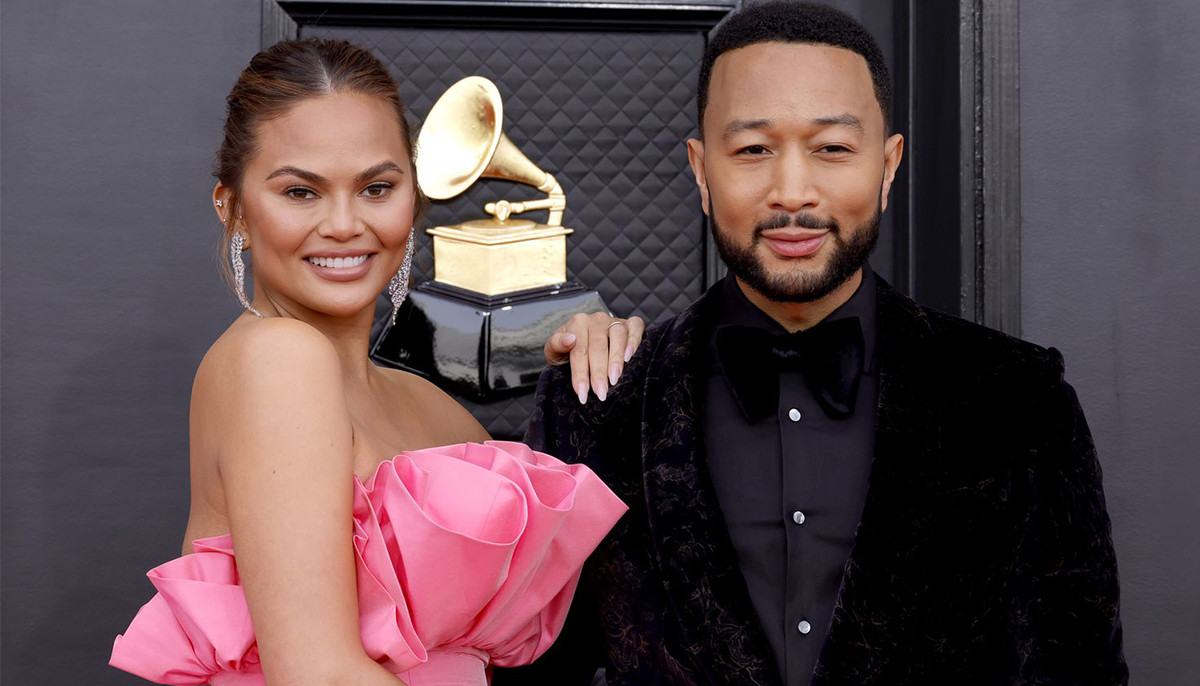 John Legend steps in as Chrissy Teigen suffers wardrobe malfunction at AMAs
