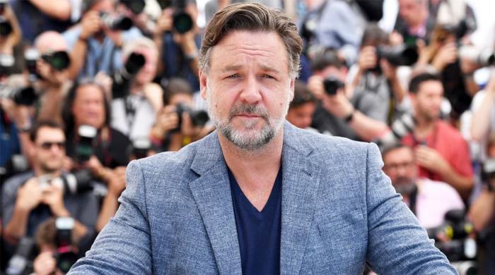 Russell Crowe recent tense moment with fans sparks mixed reaction
