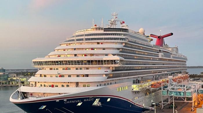 Carnival cruise line faces $5M lawsuit over passenger's burned feet on lido deck 