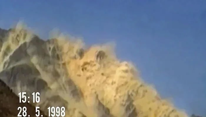 A screengrab from the successful test of the nuclear, on My 28, 1998. — Radio Pakistan