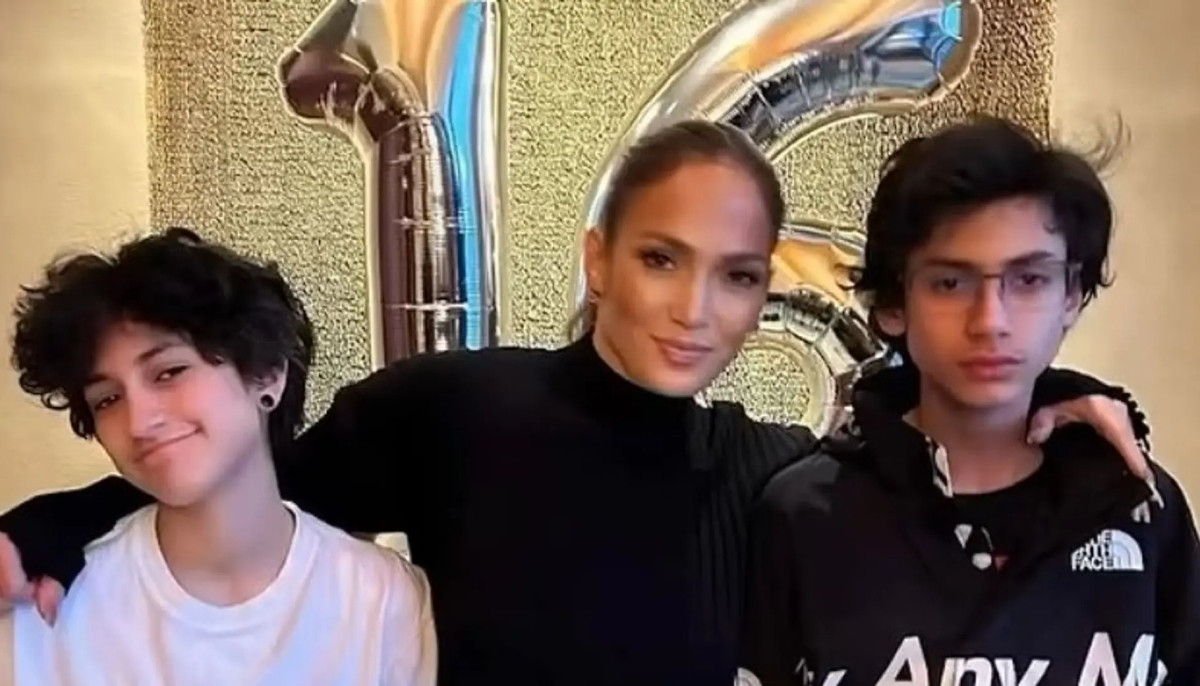 Jennifer Lopez gives rare glimpse into family moments in new pictures 