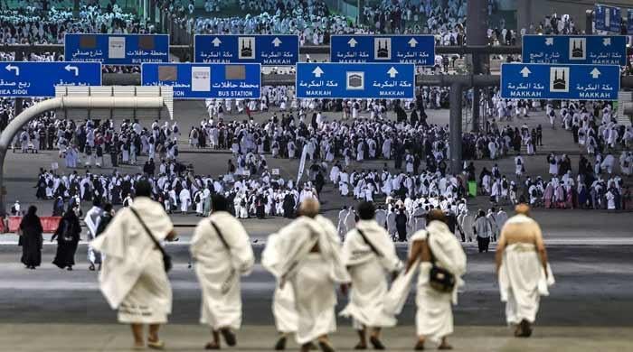 Pilgrims 'stone the devil' at Hajj amid intense heat