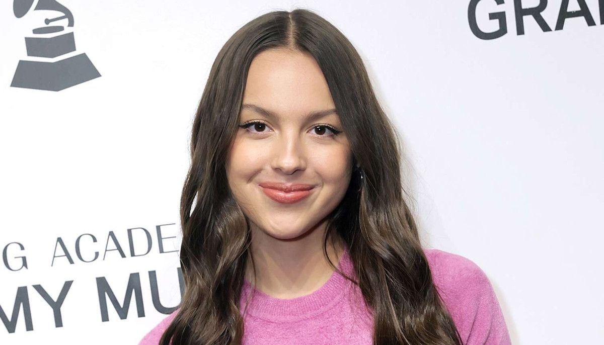 Olivia Rodrigo fires back at viral dress criticism 