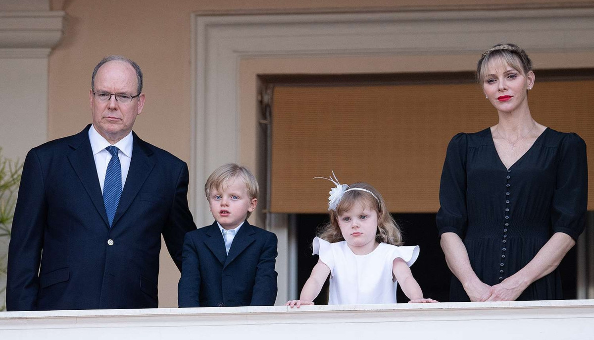 Palace surprises fans with delightful photo of Princess and her kids 