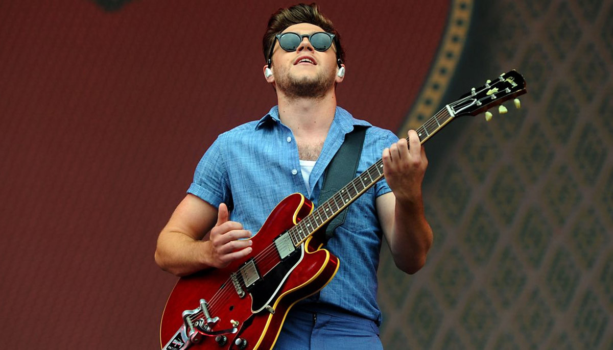 Niall Horan finally performs new fan-favourite ‘Little More Time' live