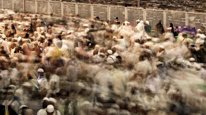 First batch of Hajj pilgrims returns to Islamabad as flight operations begin