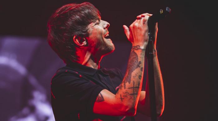 Louis Tomlinson fears voice issues before concert: Watch