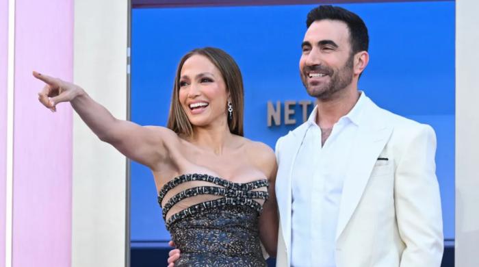 Is Jennifer Lopez lowkey dating Brett Goldstein? Relationship explained