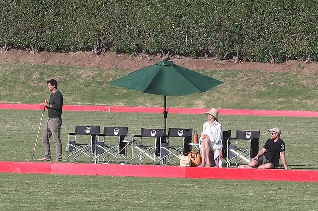 Prince Harry makes surprise appearance sans Meghan after key Palace event