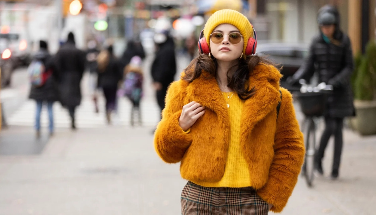 Selena Gomez gives fans sneak peek at 'Only Murders' season 6