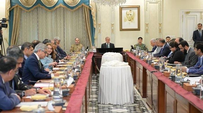 In meeting with business leaders, PM vows relief for public in next budget