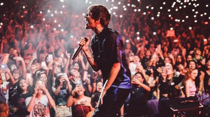 Louis Tomlinson returns to world tour stage after brief break