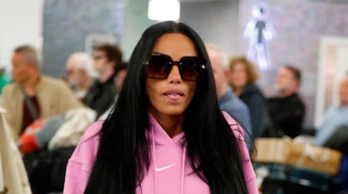 Katie Price returns home without wedding ring amid Lee Andrews drama