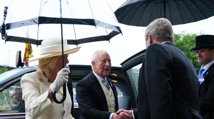 King Charles, Queen Camilla urgently rush out of Peter Phillips wedding