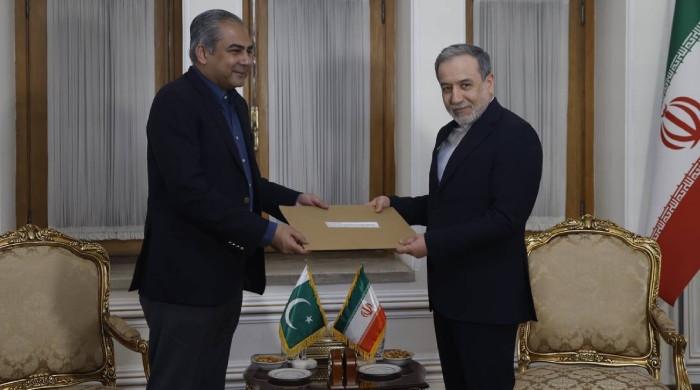 Naqvi delivers 'special message' to Khamenei as Pakistan continues US-Iran mediation