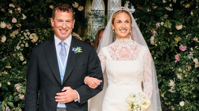 Peter Phillips, Harriet Sperling release wedding photos after Harry snub