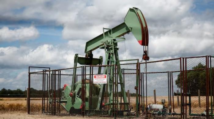 Oil falls as investors await clarity after Iran, Israel halt attacks