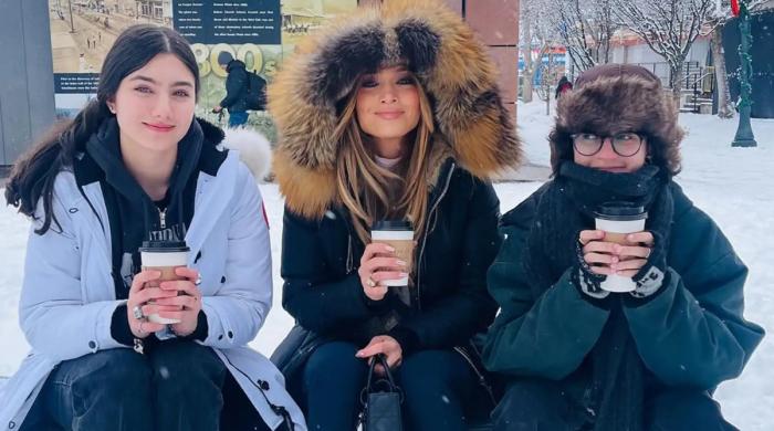 Jennifer Lopez sobs in pain while talking about her twins: 'They're leaving'