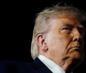 Trump says US giving 'strong response' to Iran over Apache incident