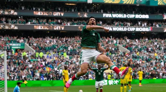 Mexico beat 10-man South Africa as 2026 FIFA World Cup gets underway