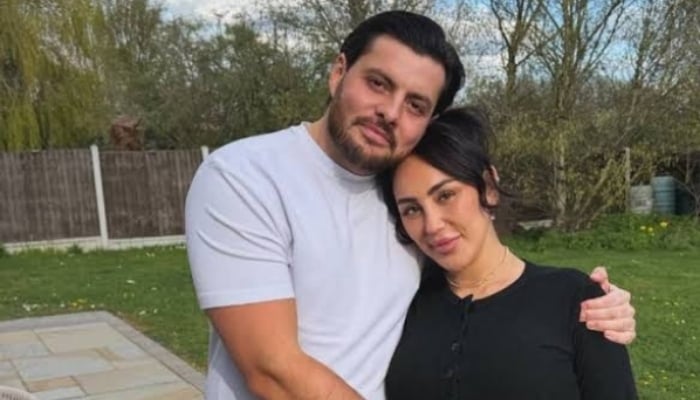 Sophie Kasaeis family has just grown a little bigger!