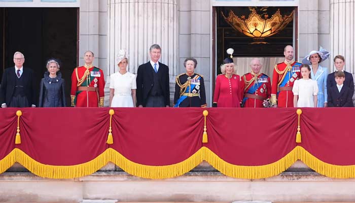 Royal Family delivers meaningful message from Buckingham Palace Balcony
