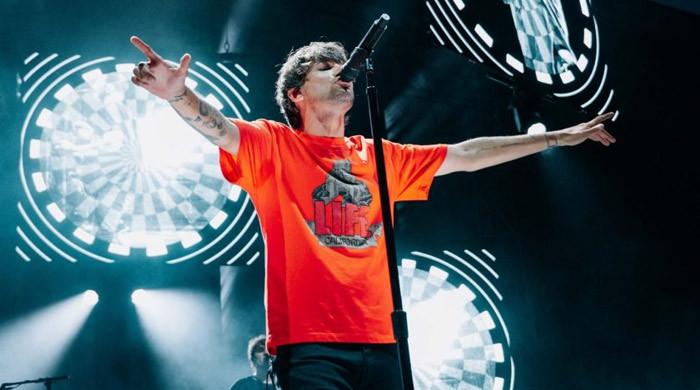 Louis Tomlinson shares dramatic onstage glimpse from Las Vegas tour stop