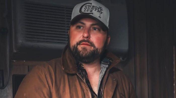 Country star Tyler Farr gets into accident hours before festival performance