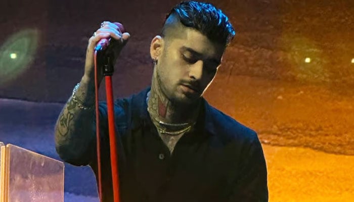 Zayn Malik reunites with Mexican fans after abrupt concert cancellation