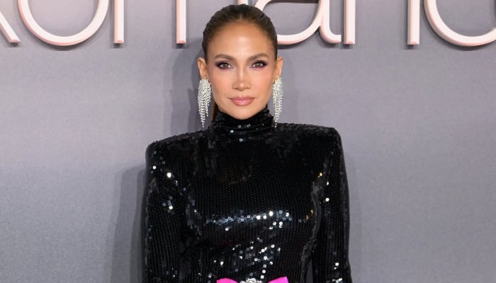 Jennifer Lopez laughs off viral concert bug moment: That was crazy