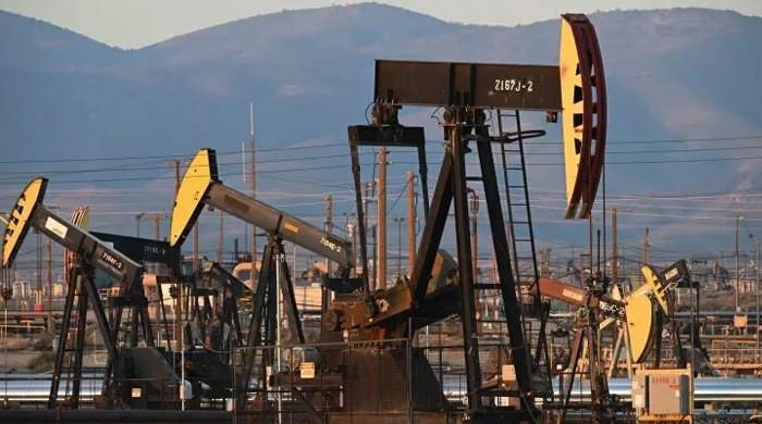 Oil prices fall to 3-month low on hopes Strait of Hormuz will open