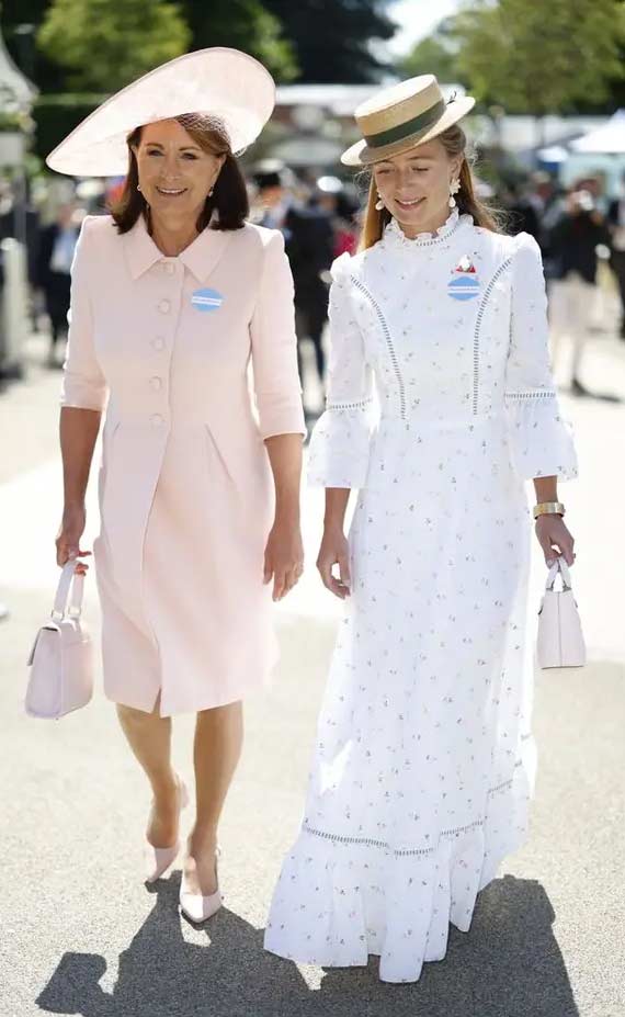 Kate Middletons mother, sister-in-law turn heads on Ascot day 2