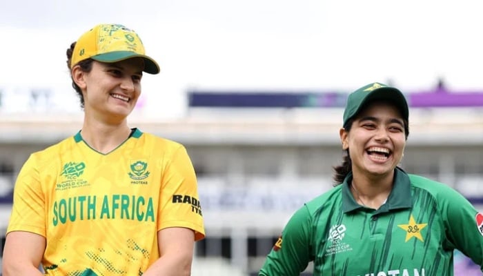 Pakistan captain Fatima Sana (right) and South Africas Laura Wolvaardt at the toss for their ICC Womens T20 World Cup match at Edgbaston in Birmingham on June 17, 2026. — ICC