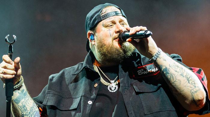 Jelly Roll makes first stage presence after Bunnie Xo divorce news