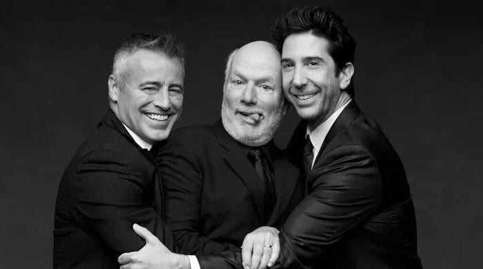 'Friends' stars pay tribute to late director James Burrow