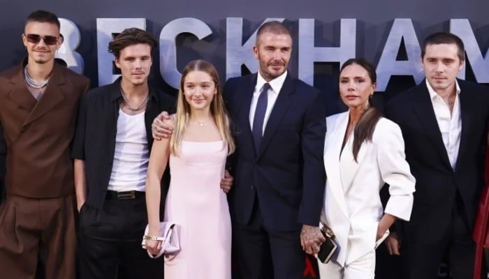 Victoria Beckham gives big surprise to fans with David, Brooklyn photo