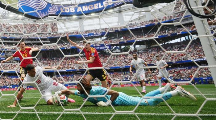 Iran hold Belgium to goalless draw, remain alive in Group G