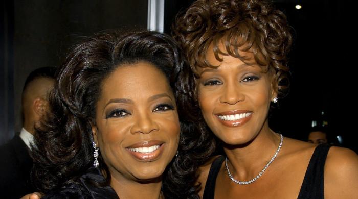 Oprah Winfrey shares Whitney Houston rare stage accident